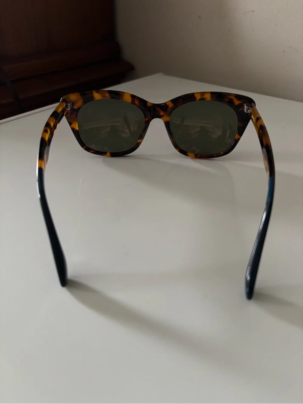 TOMS KITTY 10009594 Women's Tortoiseshell Cat Eye Sunglasses - EUC